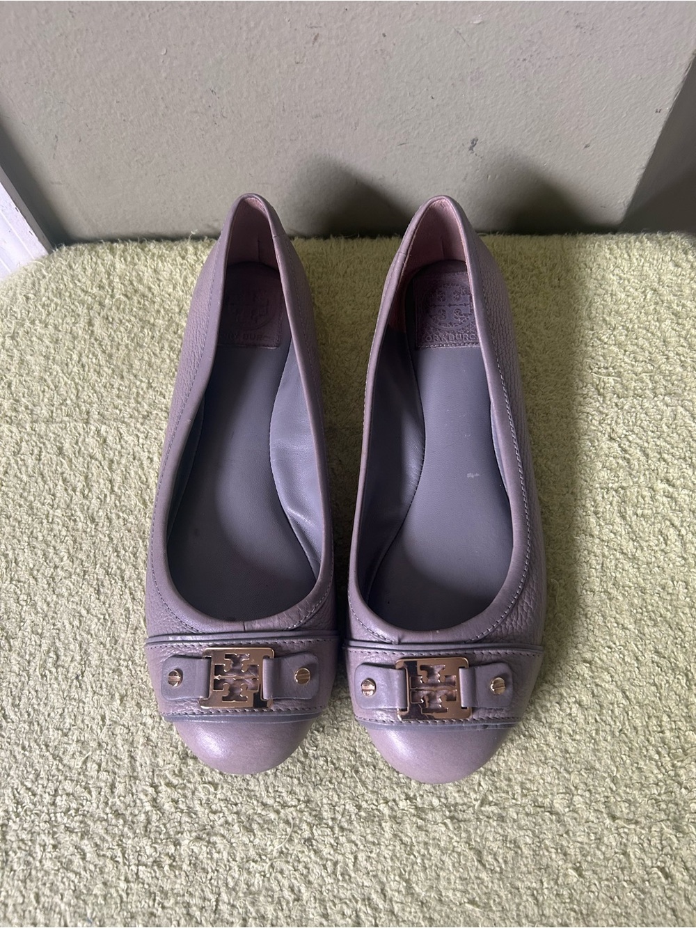 Tory Burch grey Leather Ballet Flats with Gold Logo Sz 9.5